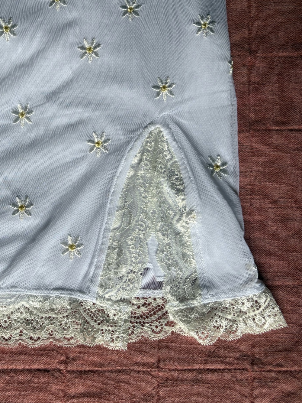 Motel Rocks White Daisy Lace Slip Mini Dress- White Graduation Dress- Size M - Picture 11 of 12
